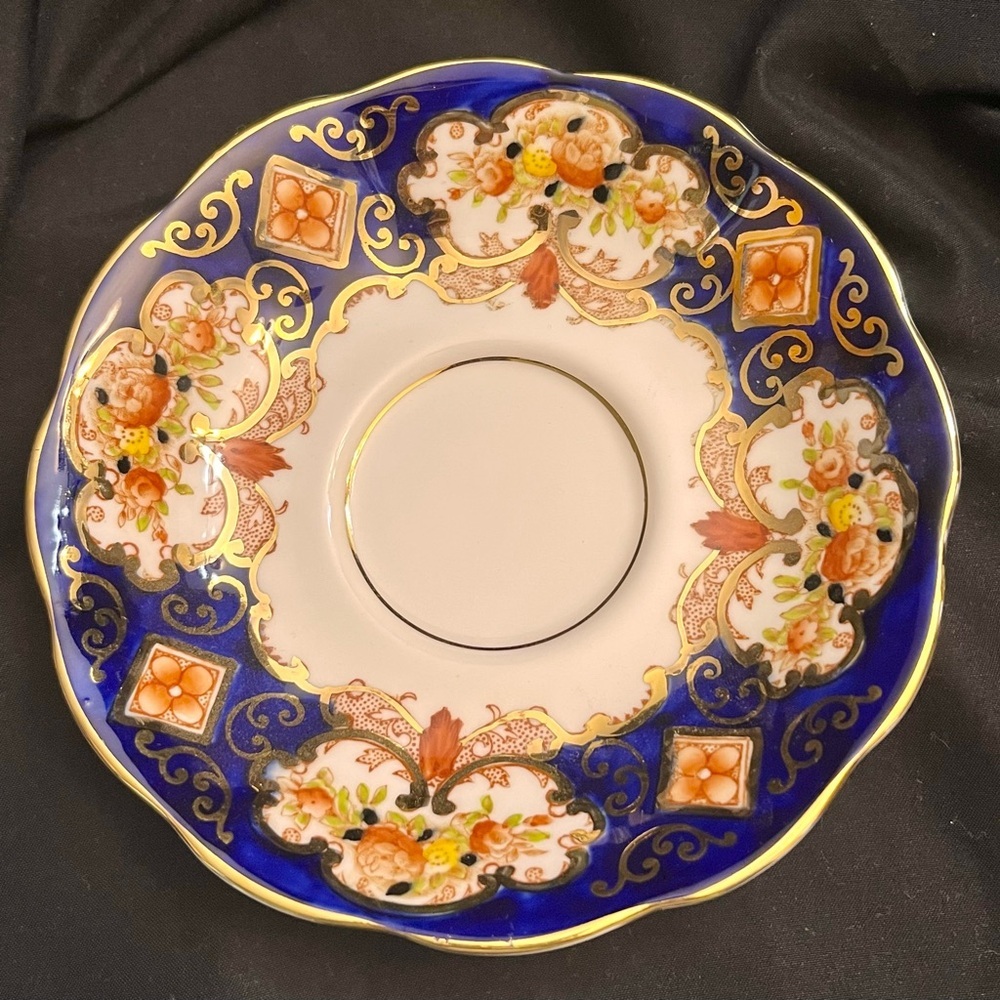 Royal Albert Heirloom Teacup Saucer Set Bone China England Imari Cobalt Gold VTG - Picture 13 of 17